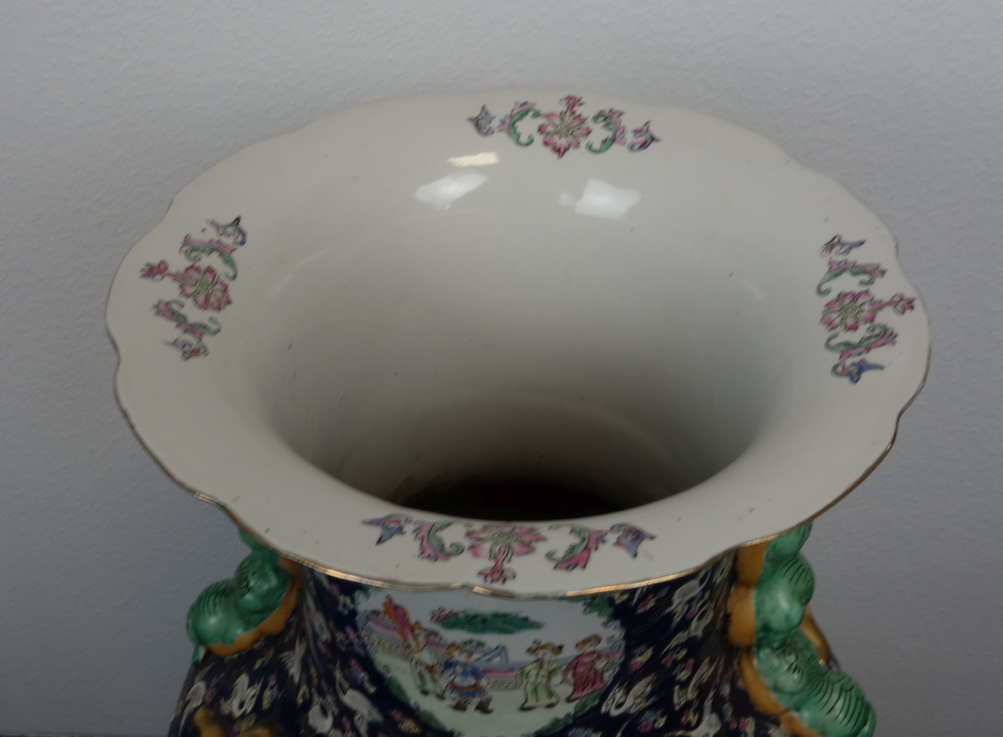 LARGE CHINESE BOTTOM VASE - Image 3 of 3