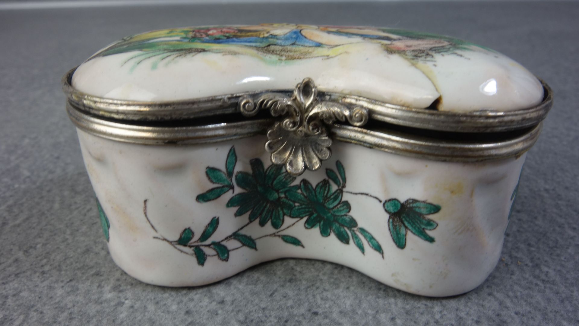 GALLANTRY: TOBACCO BOX / SNUFF BOX - Image 4 of 5