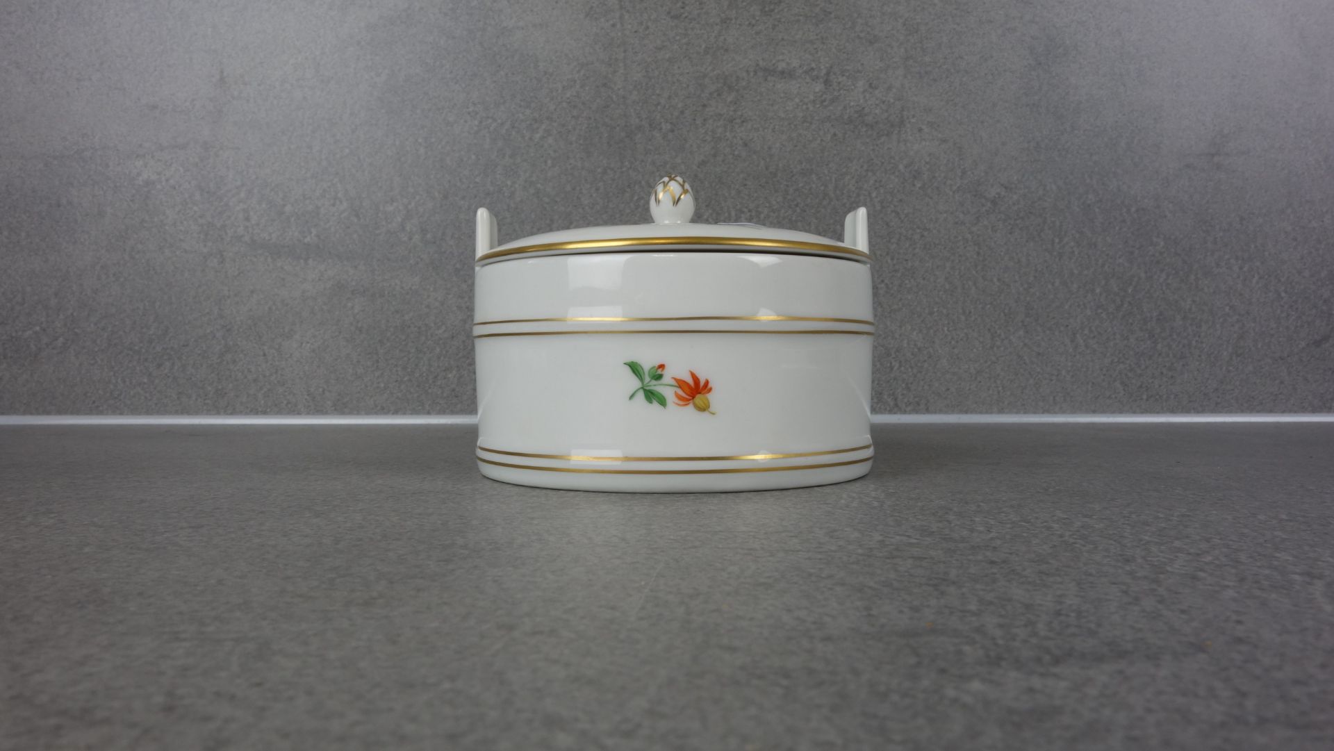 LIDDED JAR / BUTTER DISH - Image 4 of 4