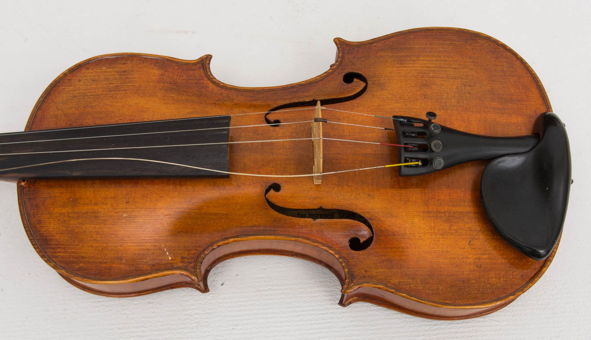 Böhmische 4/4 Geige mit Bogen.In altem Kasten vorhanden, Etikett innen beschriftet: T - Image 3 of 5