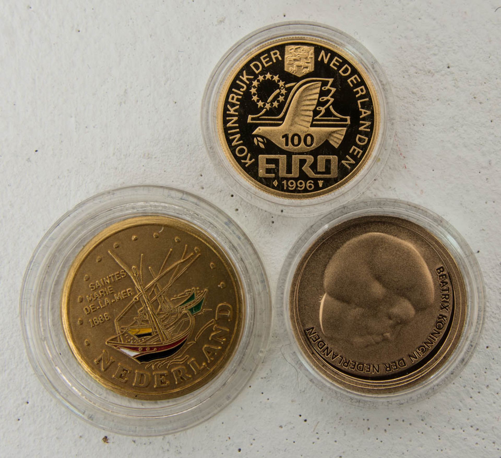 3 Goldmünzen/-medaillen Niederlande 14,16 g Feingold.10 € 2002 6,72 g 900er Gold.<b - Bild 2 aus 3
