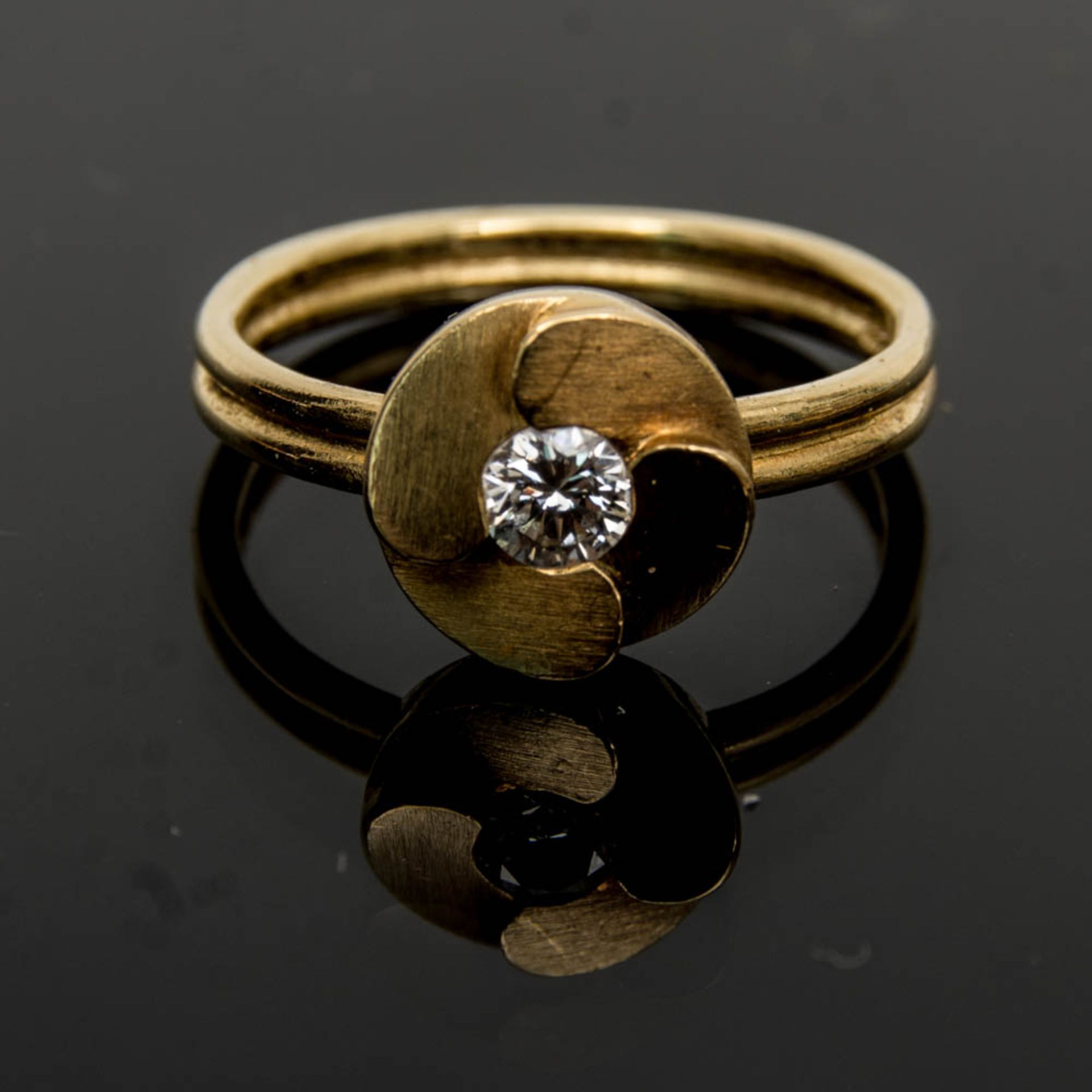 Blumenförmiger Ring mit Anhänger, 585er und 750er Gelbgold.Mit zwei Brillanten mit j - Bild 2 aus 6