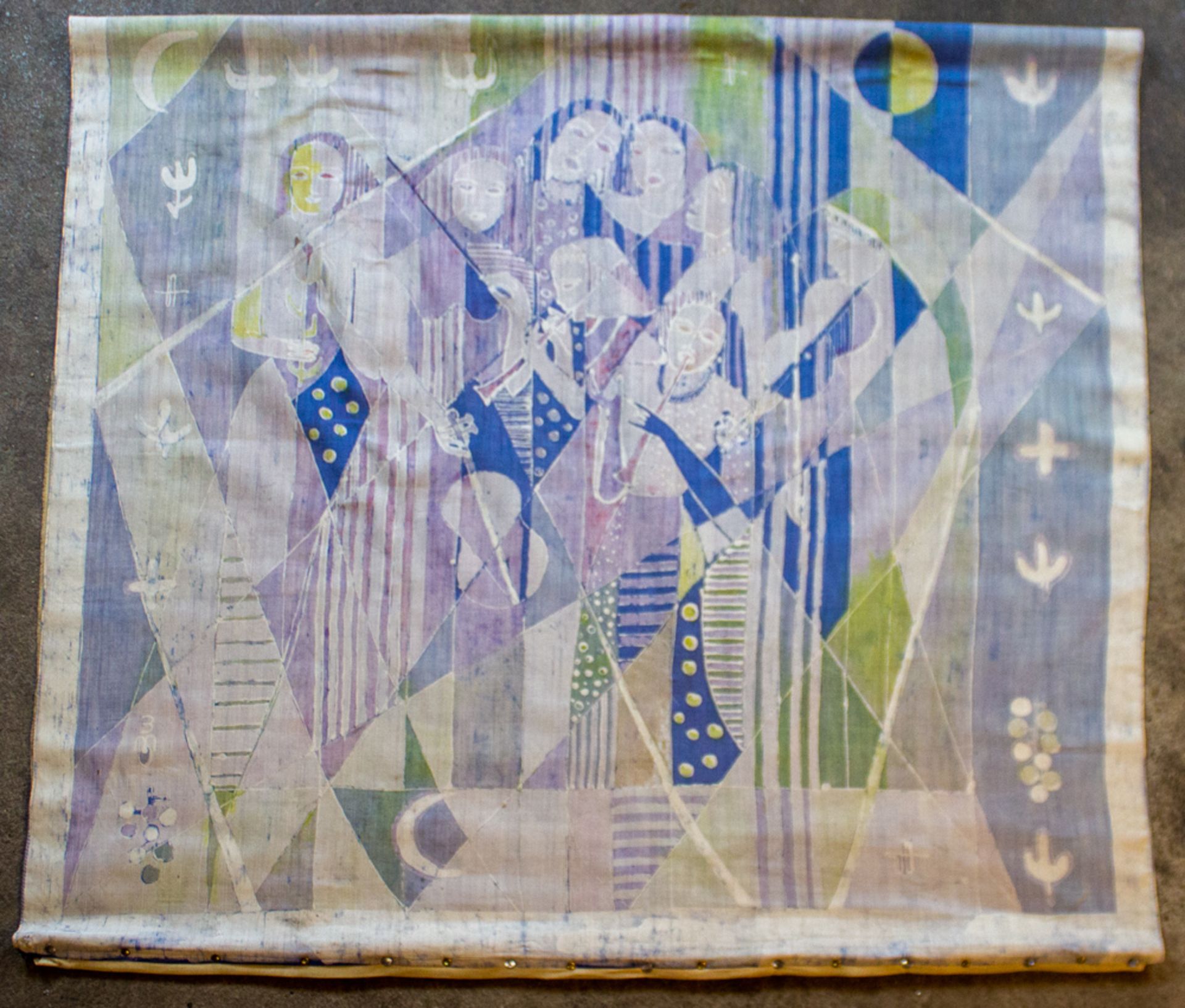Wandteppich Musikantinnen, Seide, 20. Jh.Mit Holzstange beschwert.126 x 113 cm