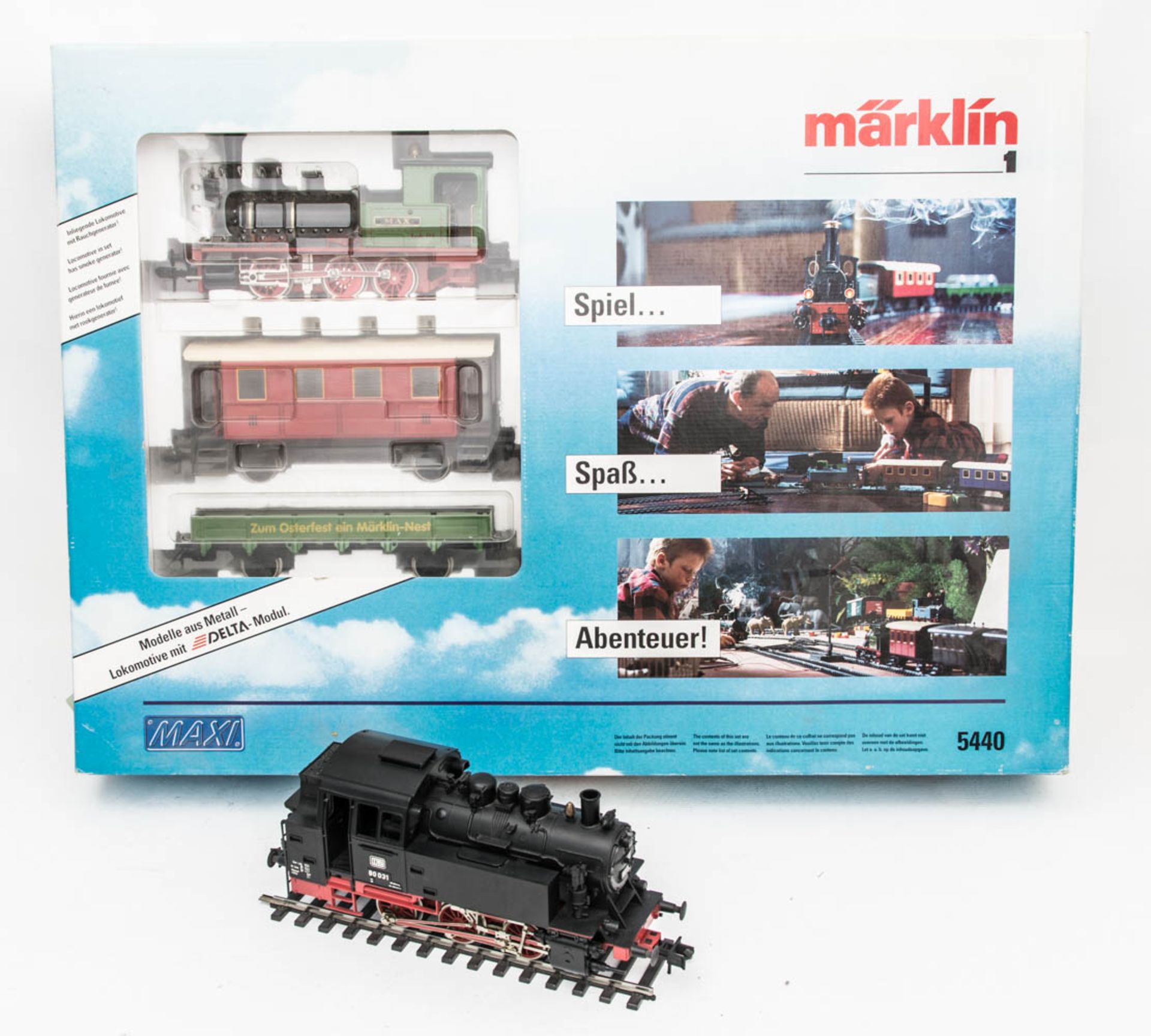 Konvolut Märklin Loks und Wagons Spur 1.-Lok 80031 auf Schienenstück, unbespieltes V