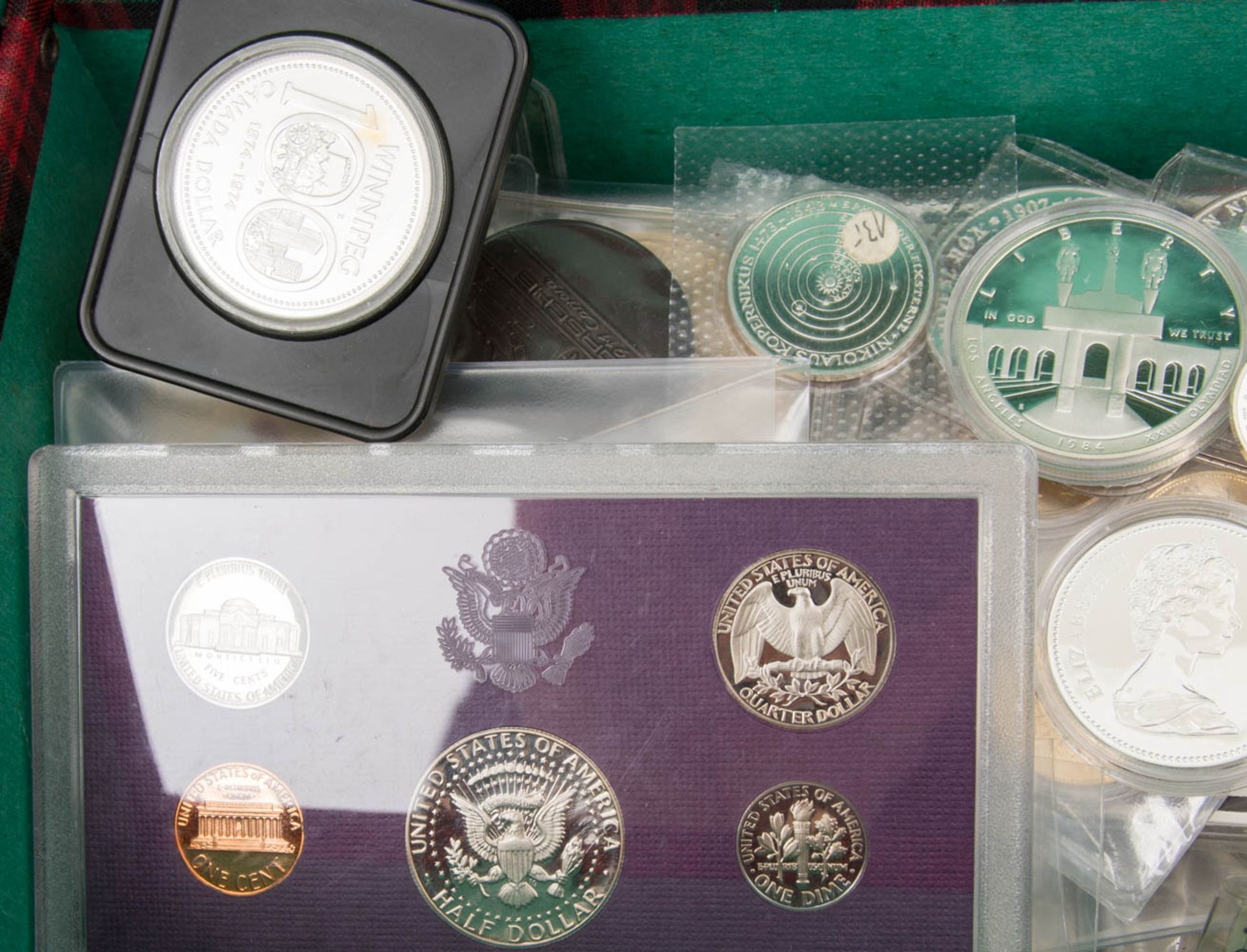 Schatzkiste Münzen und Medaillen.Schatzkiste (28x9 cm) mit Überraschungsinhalt.e - Bild 2 aus 3