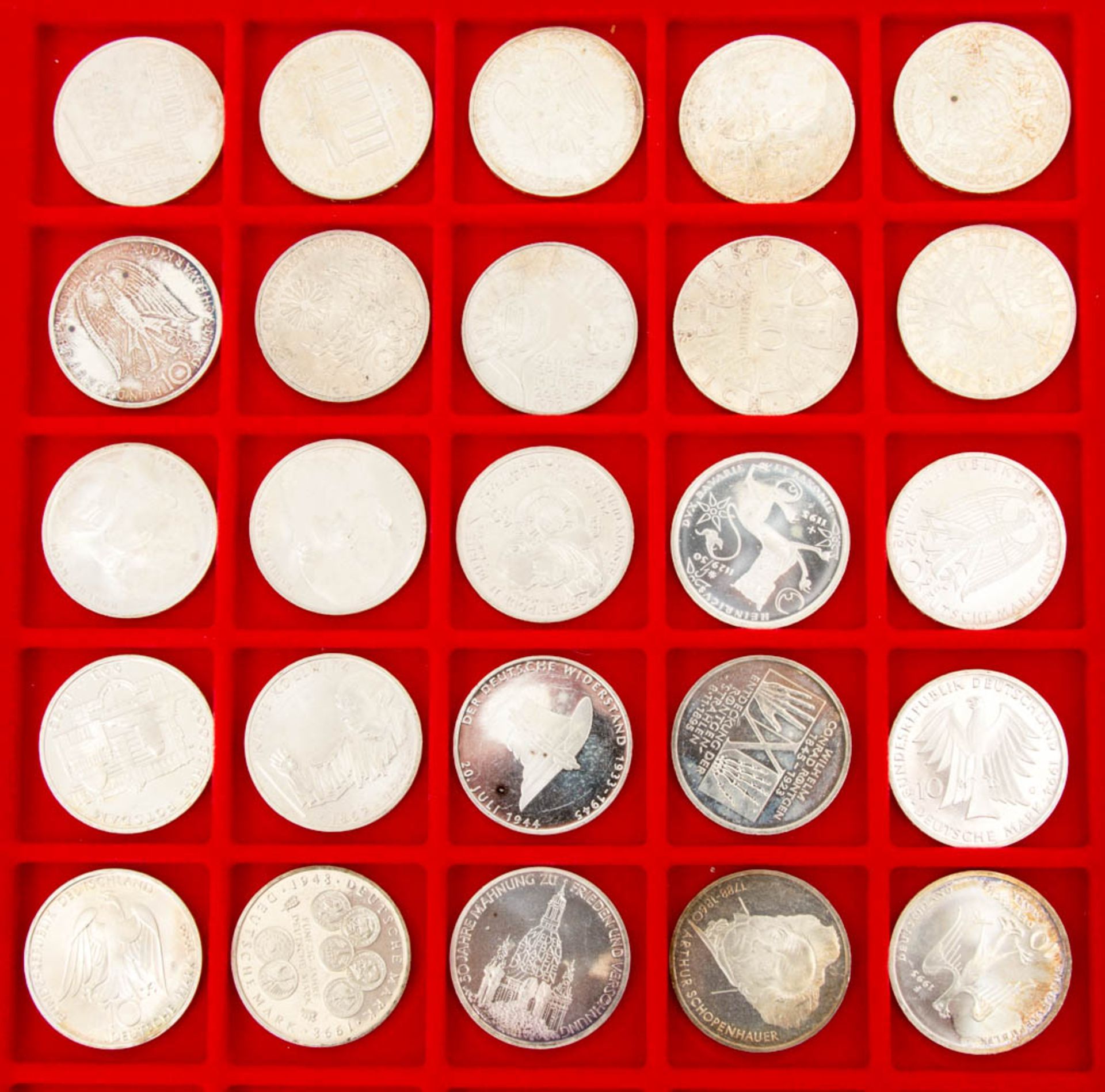 Münzsammlung vorwiegend BRD mit Silber.Über 250 Münzen in 6 Lindner-Kästendaru - Image 2 of 5