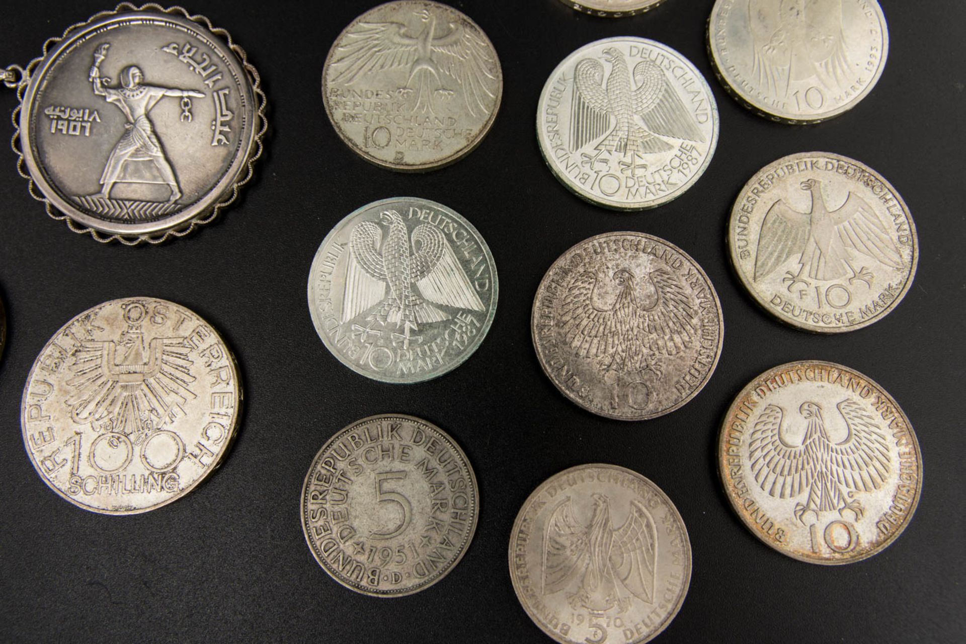 Konvolut aus 17 SilbermünzenÜber 190 g Feinsilber.11 x 10 DM 625er.2 x 5 DM - Bild 7 aus 7