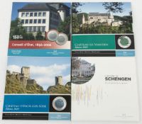 Luxemburg: 4 Gedenkmünzen 2006-2010. Gekapselt in Ausgabefolder. 20 € Conseil d'État 2006. 5 €