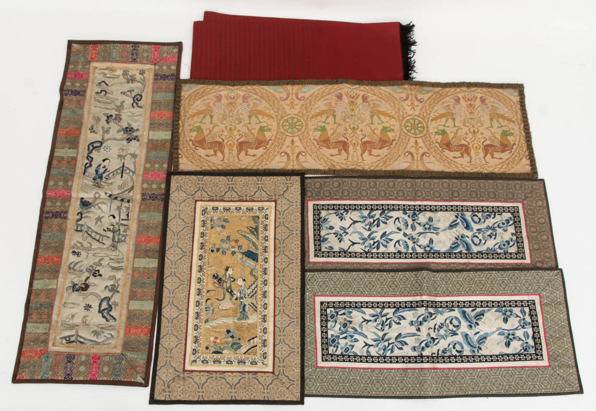 23 asiatische Deckchen figürlich, florale und paradisische Muster.10 Quadratische, 3 - Image 5 of 6