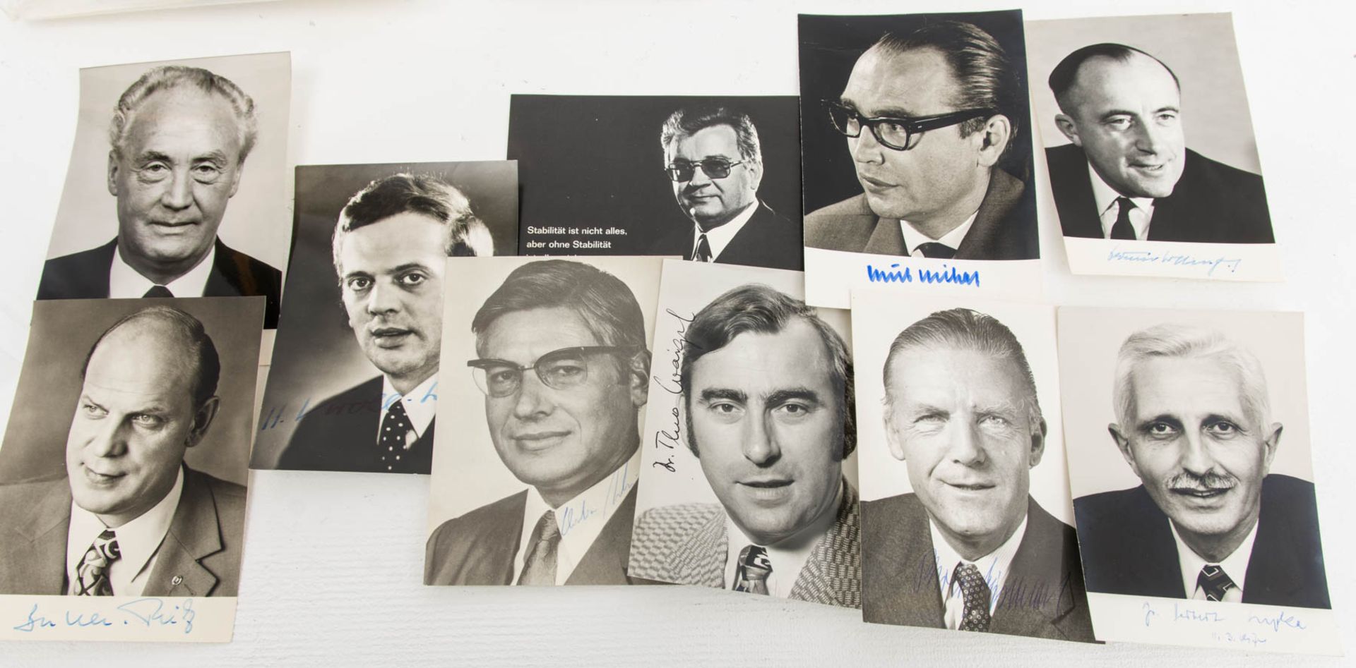 Konvolut von über 200 Autogrammkarten deutscher und internationaler Politiker.Deutsch - Image 2 of 5