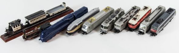 Außergewöhnliches Konvolut von 13 Märklin Loks und 2 Tender, 2 Wagons und extra OVP´S.<b