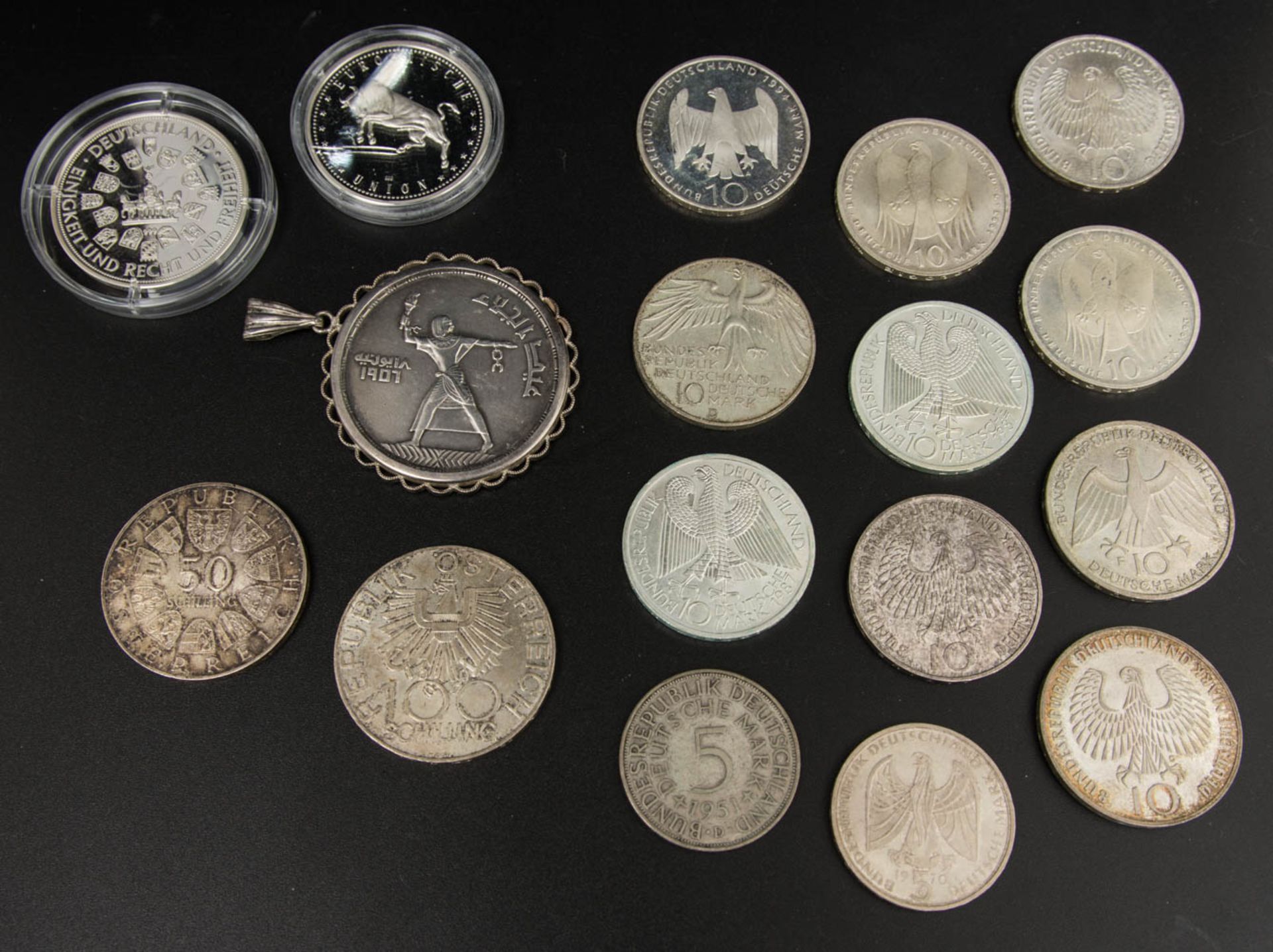 Konvolut aus 17 SilbermünzenÜber 190 g Feinsilber.11 x 10 DM 625er.2 x 5 DM - Image 2 of 7