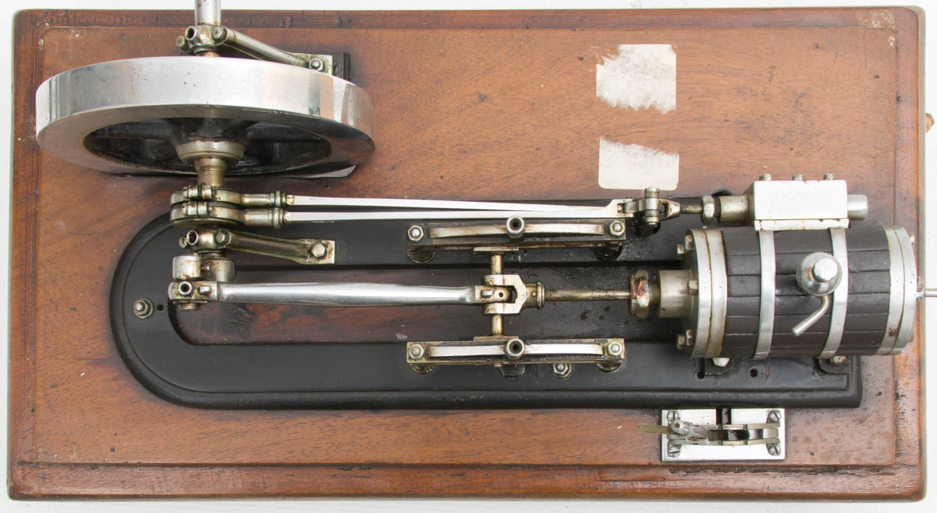 Modell Dampfmaschine in Holzkasten mit Glasscheiben.Kleine Modell-Dampfmaschine in Hol - Image 4 of 7