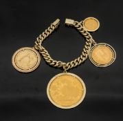 Goldenes Panzerkettenarmband mit vier eingefassten Goldmünzen, 585er und Feingold.Arm