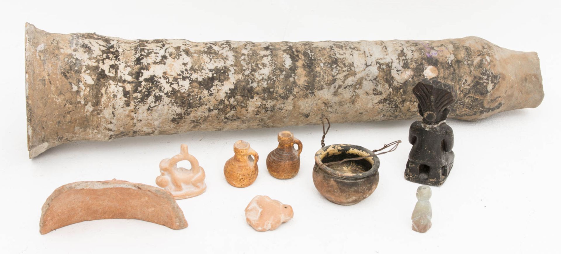 Konvolut aus 9 präkolumbianischen Fragmenten.Aus alter Sammlung.Unter anderem ein - Bild 2 aus 3