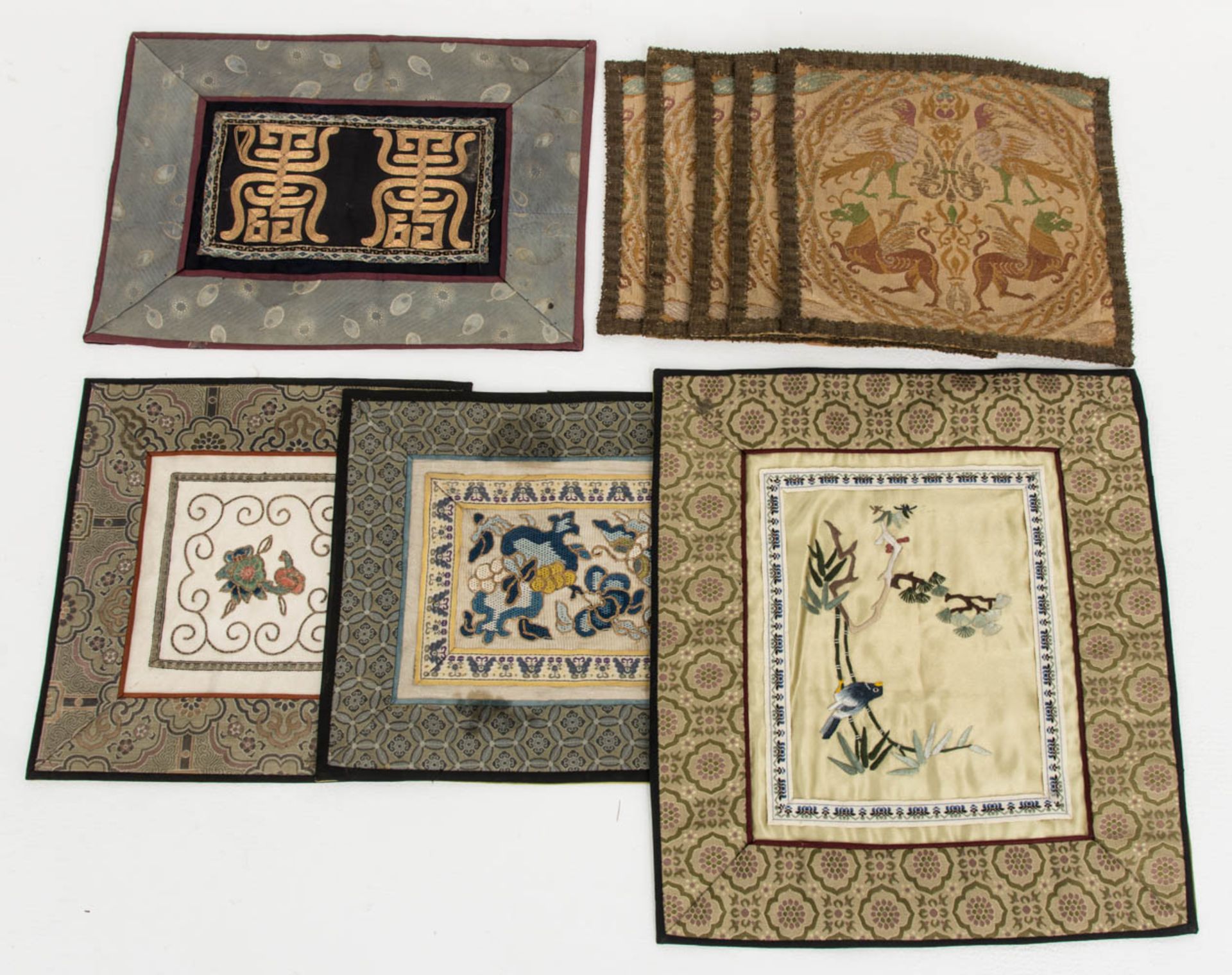 23 asiatische Deckchen figürlich, florale und paradisische Muster.10 Quadratische, 3 - Image 4 of 6