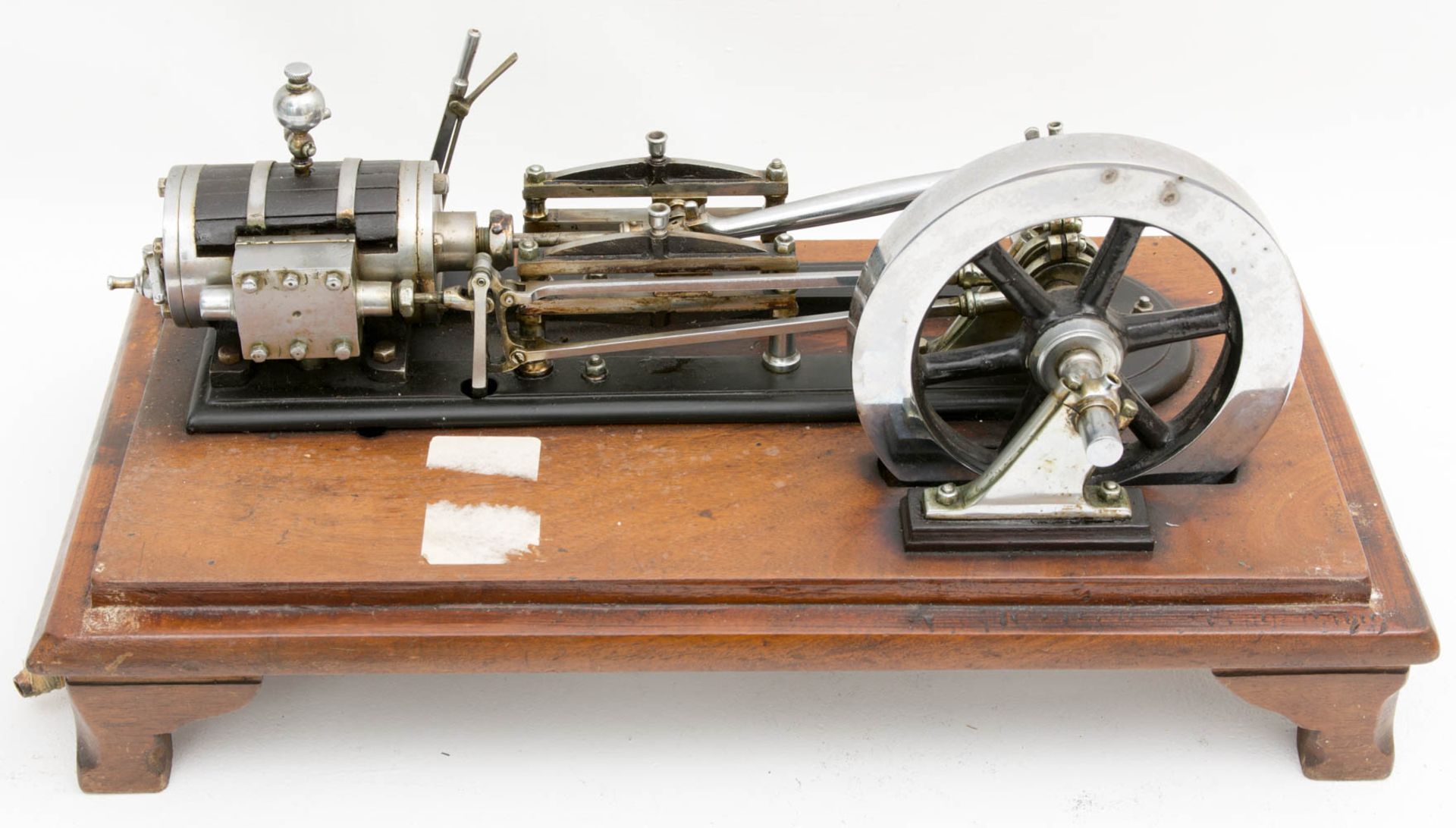 Modell Dampfmaschine in Holzkasten mit Glasscheiben.Kleine Modell-Dampfmaschine in Hol - Bild 2 aus 7