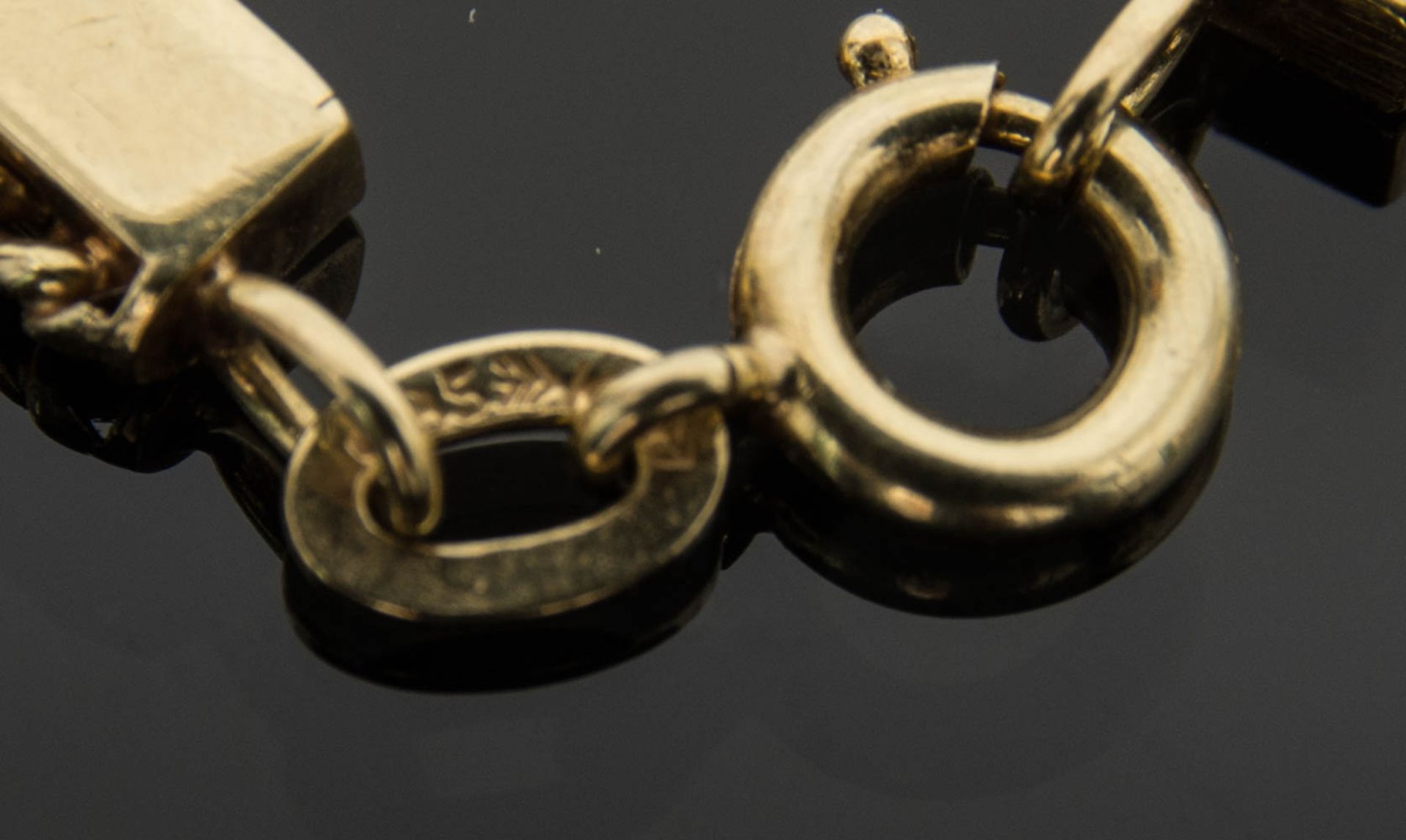 Halsketten und Armreif, 585er Gelbgold.Gewicht Ketten: 21,6 g.Gewicht Armreif: 21, - Bild 7 aus 8