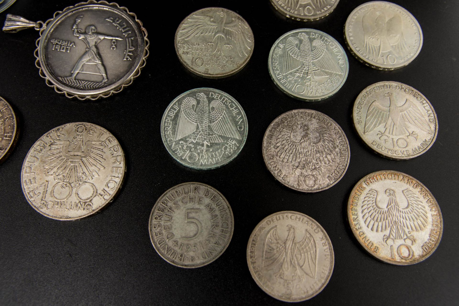 Konvolut aus 17 SilbermünzenÜber 190 g Feinsilber.11 x 10 DM 625er.2 x 5 DM - Bild 3 aus 7