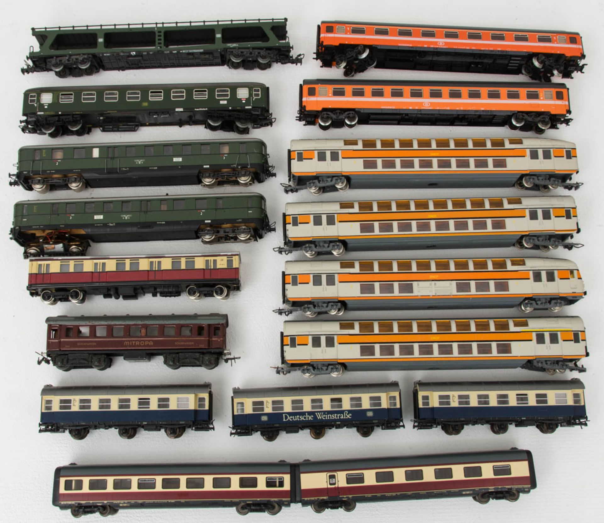 Sehr umfangreiches Konvolut von Loks und Wagons u.a Märklin.Konvolut aus über 100 ve - Image 13 of 13