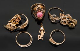 Auswahl an Roségoldschmuck, 585 und 583er Roségold.Zwei Ringe mit passenden Ohrringe