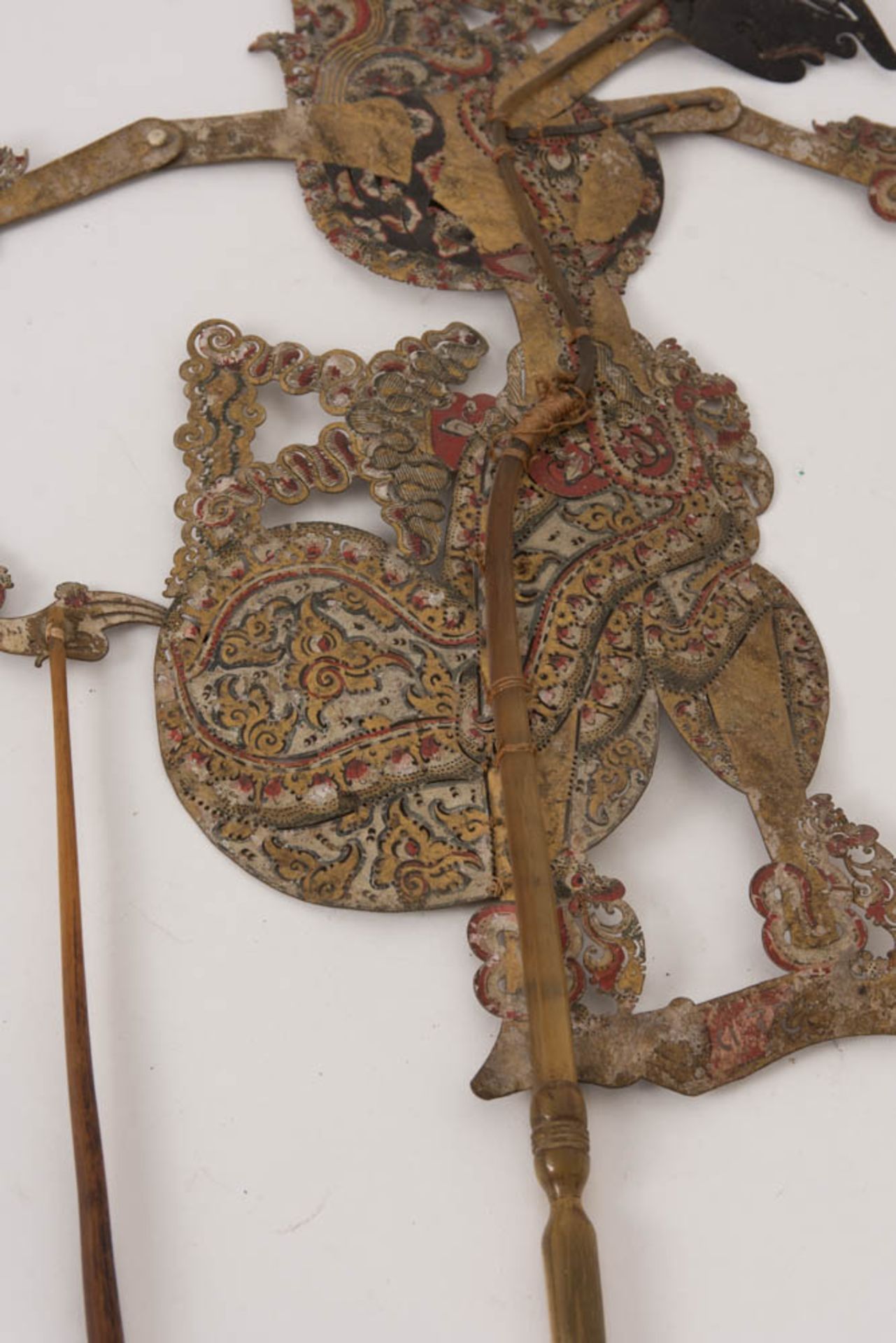 Wayang Kulit Figur, feiner Farbauftrag auf Leder, Yogyakarta Bali, 20. Jh. - Image 10 of 13