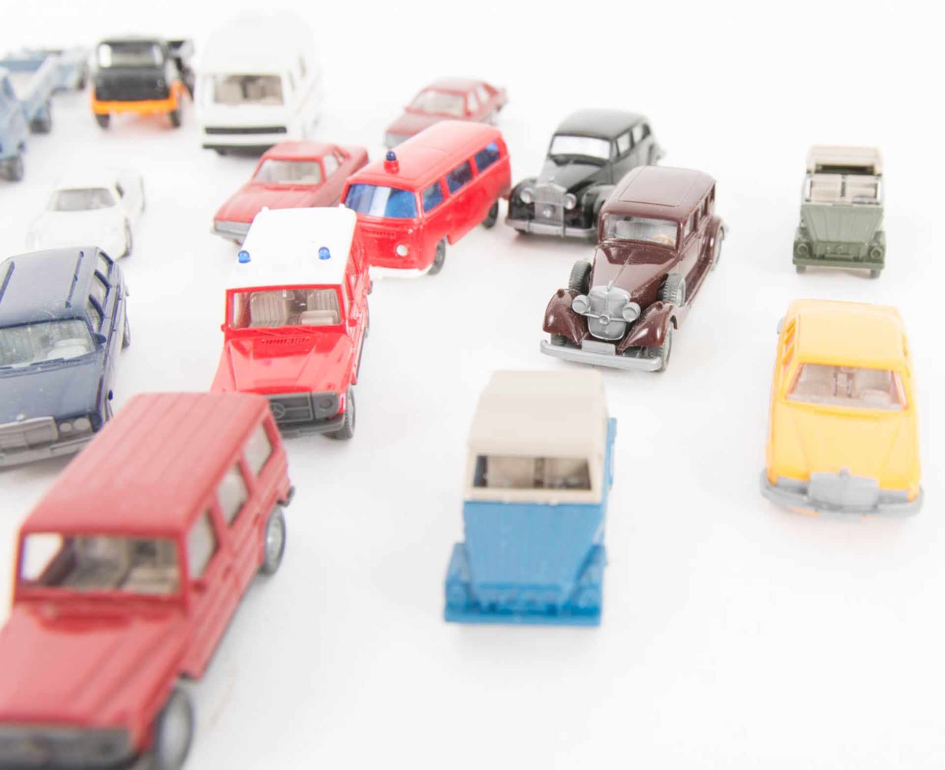 Konvolut von 48 Wiking Modellautos und Lastwagen teilweise in OVP. - Image 27 of 30