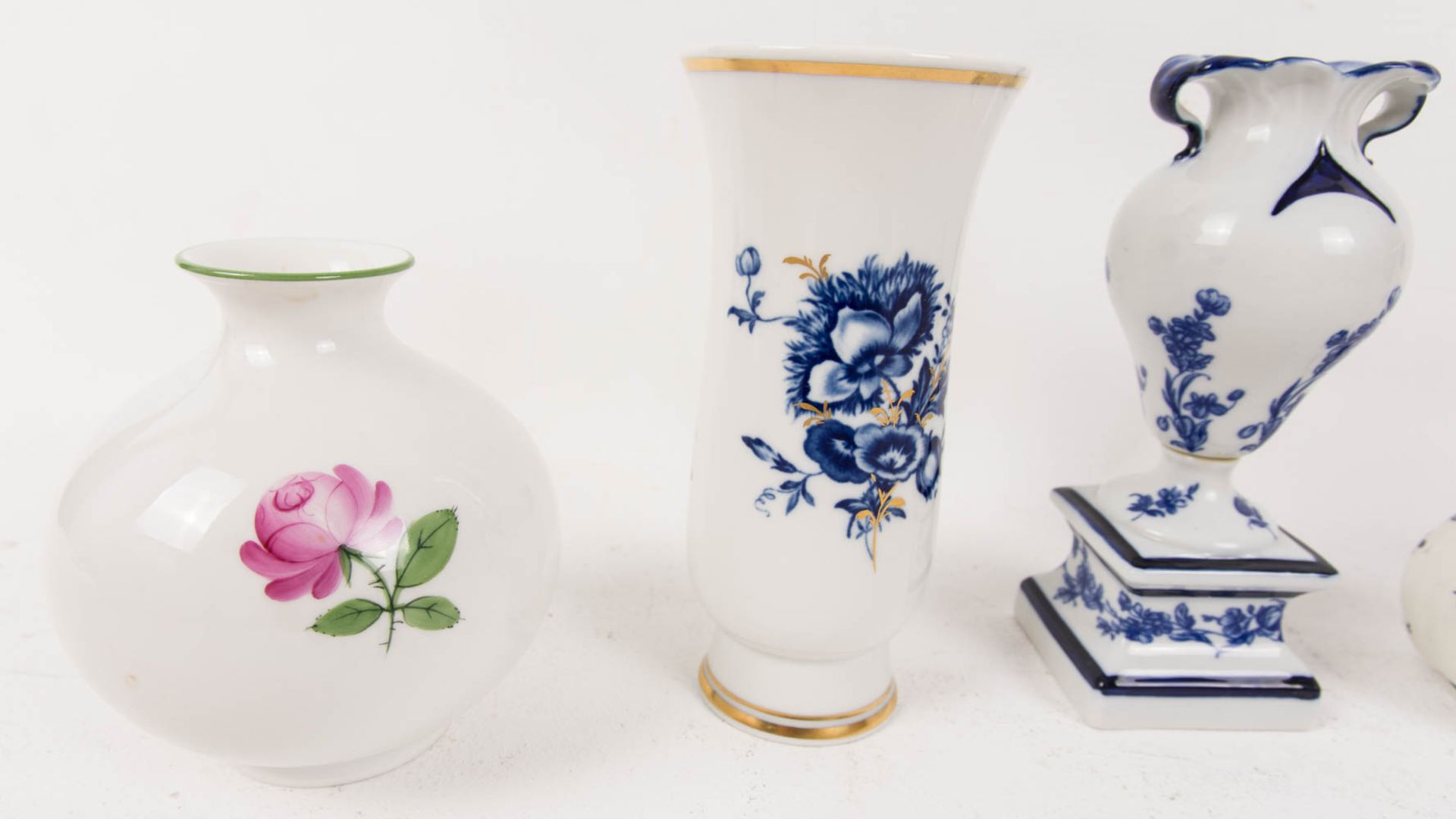Konvolut von fünf kleinen Vasen verschiedener Hersteller, ua. Meissen und KPM Berlin. - Bild 2 aus 5