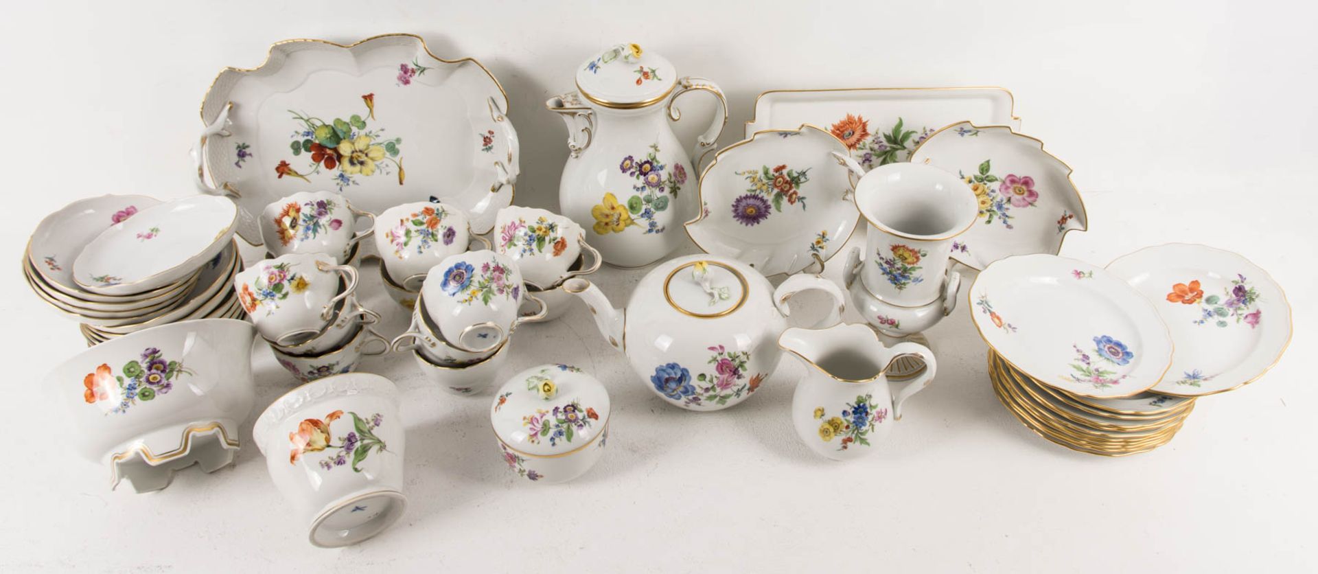 Meissen Kaffeeservice für 12 Personen, Blumenmalerei, 1. Wahl, 19./20. Jh.