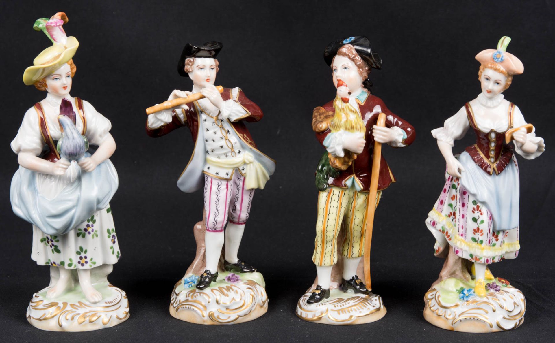 Ensemble von vier Figurinen der Sächsischen Porzellan-Manufaktur Dresden.