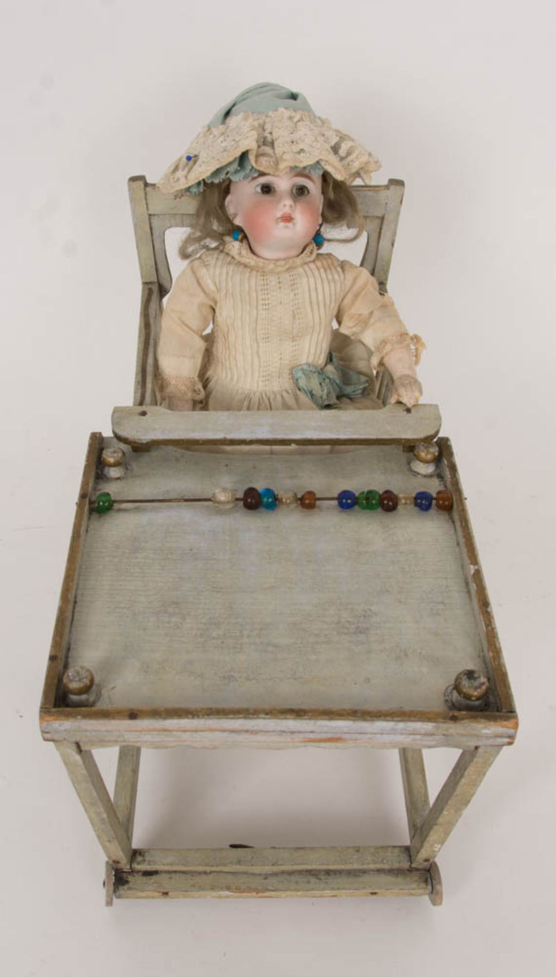 Antike Belton-Puppe im Stil von Etienne Denamur und Emile Jumeau im Miniatur-Hochstuhl, wohl Frankre - Image 7 of 11