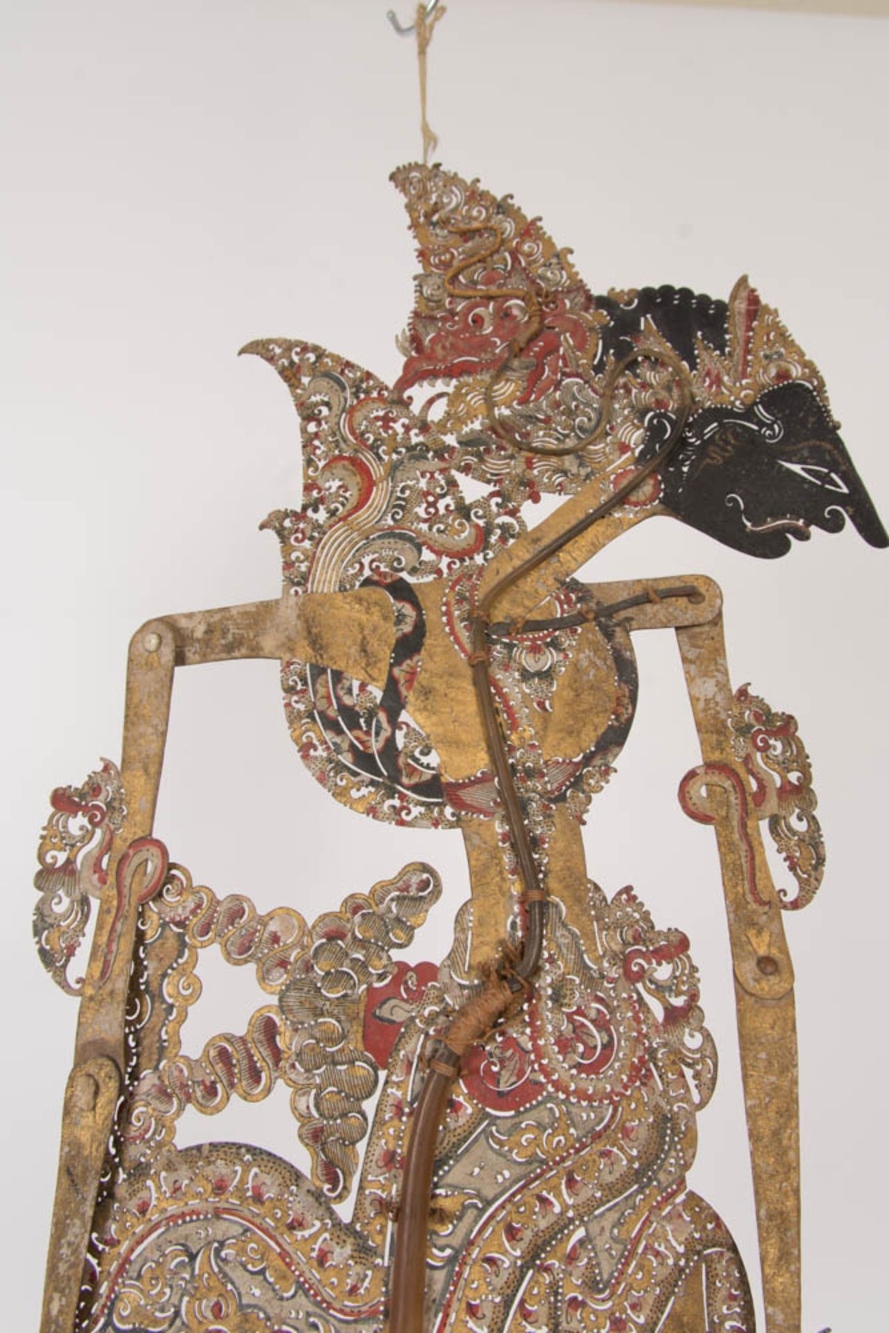 Wayang Kulit Figur, feiner Farbauftrag auf Leder, Yogyakarta Bali, 20. Jh. - Image 2 of 13