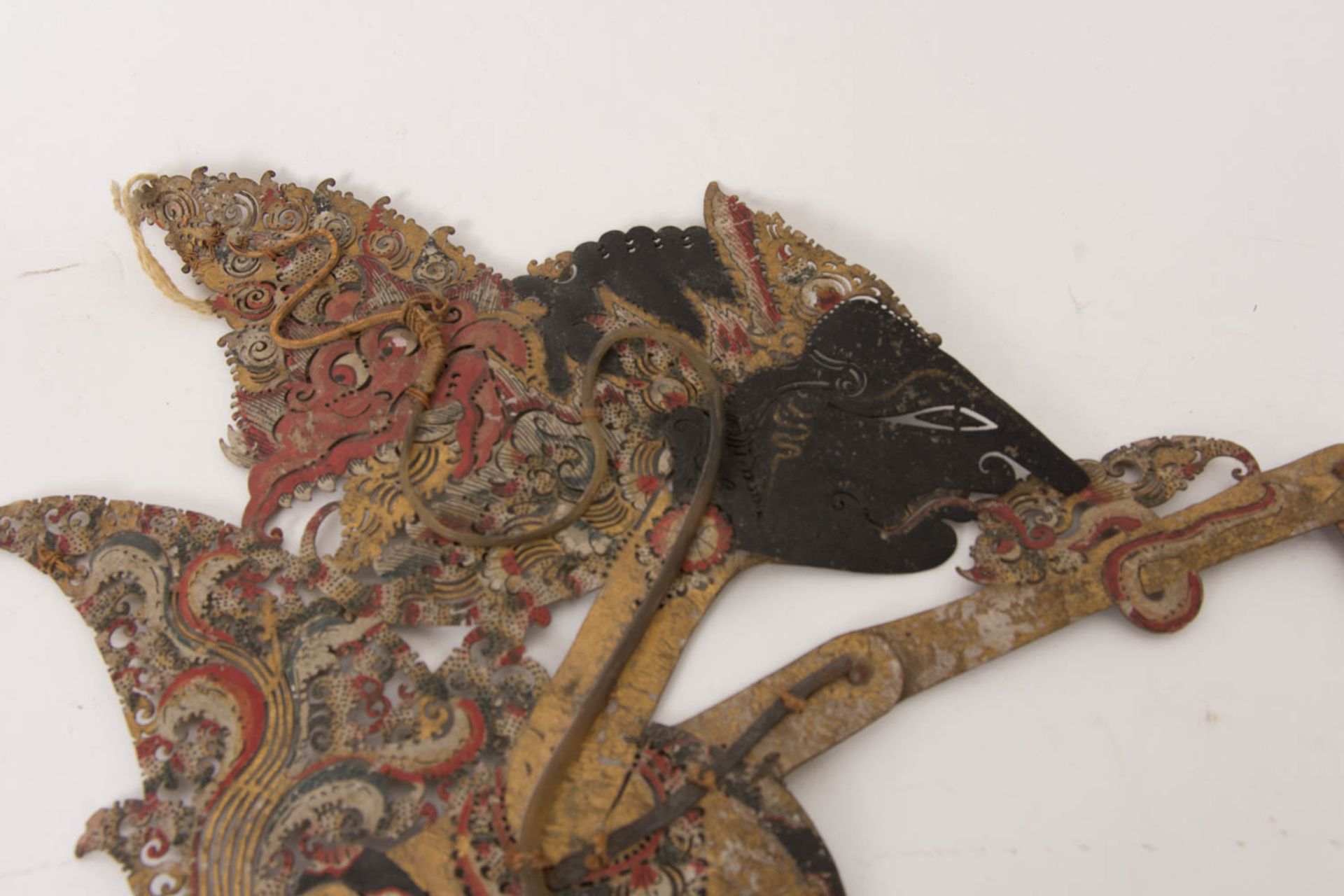 Wayang Kulit Figur, feiner Farbauftrag auf Leder, Yogyakarta Bali, 20. Jh. - Image 13 of 13