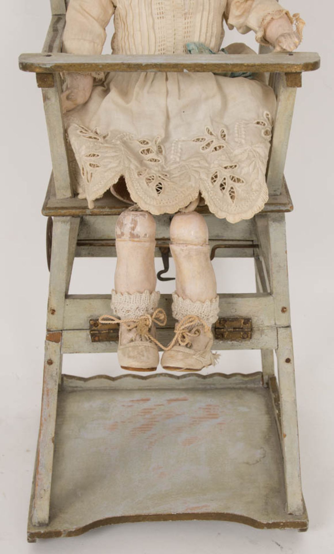Antike Belton-Puppe im Stil von Etienne Denamur und Emile Jumeau im Miniatur-Hochstuhl, wohl Frankre - Image 3 of 11