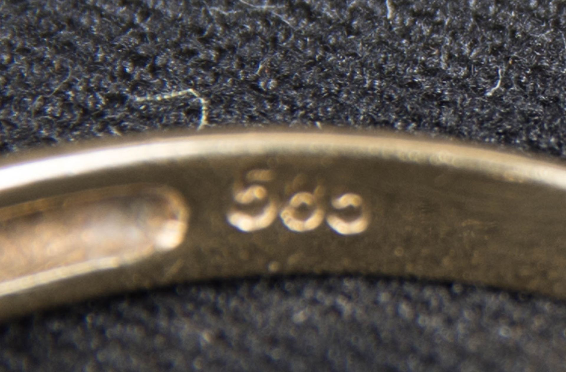 Zarter Ring und Ohrringe mit weißen Farbedelsteinen, 585er Gelbgold. - Image 4 of 6