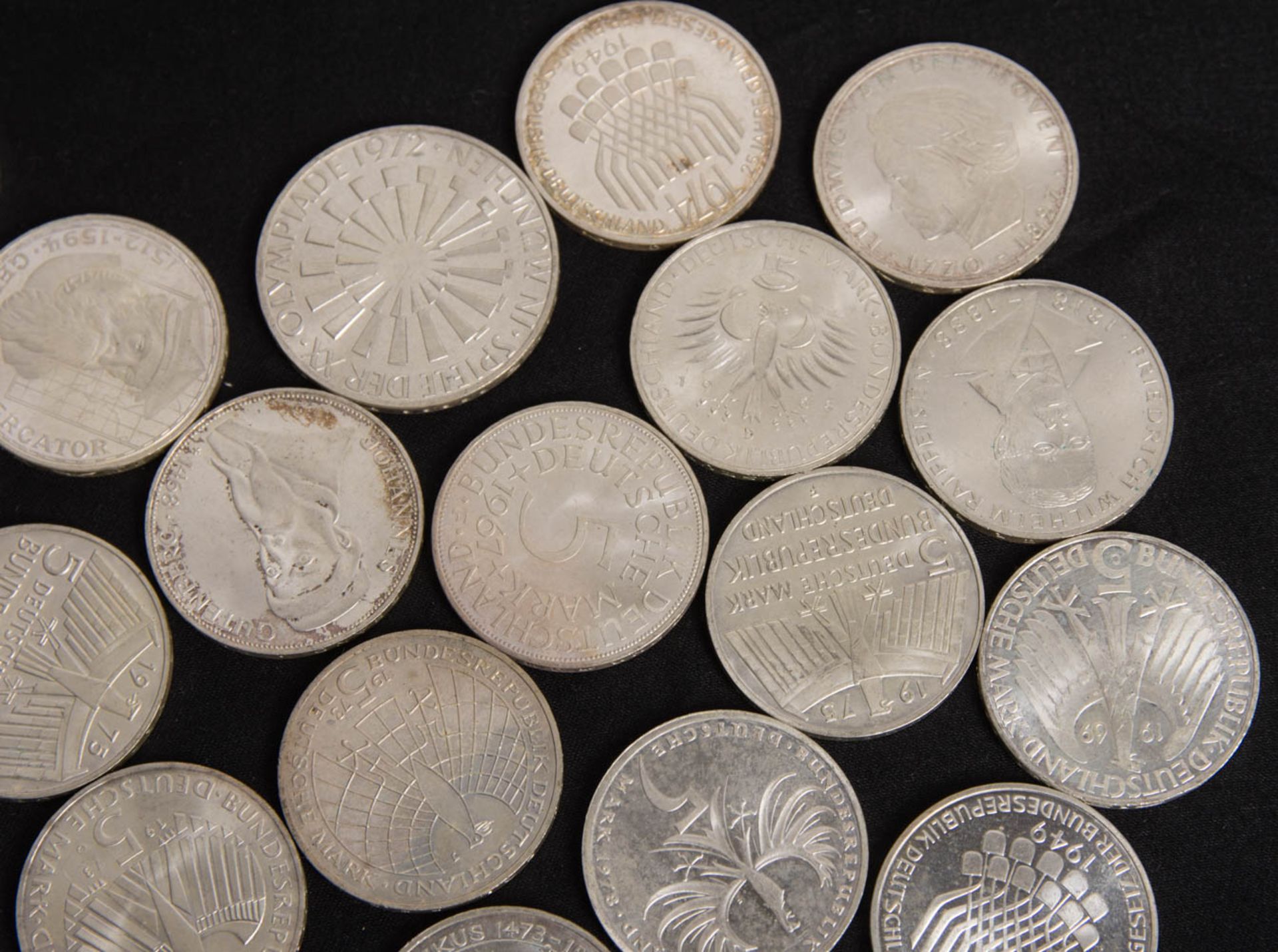 BRD: Silbergedenkmünzen 336,52g Feinsilber. - Bild 8 aus 21