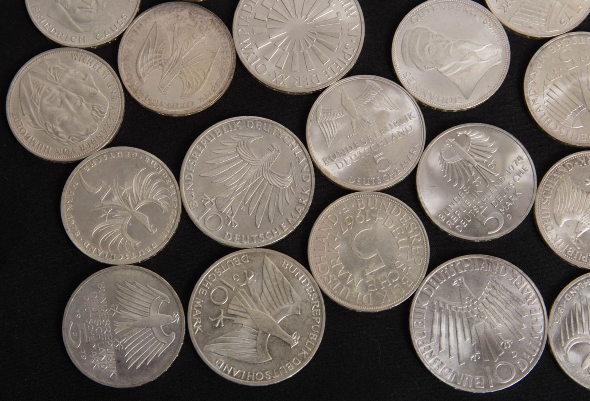 BRD: Silbergedenkmünzen 336,52g Feinsilber. - Bild 14 aus 21