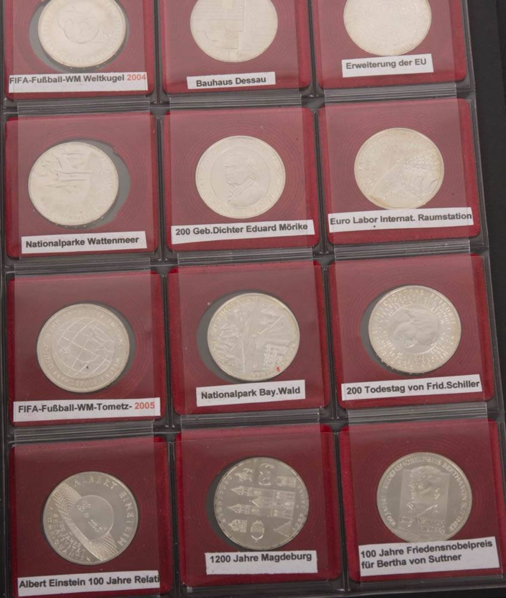 BRD: reichhaltiges Münzalbum 10€ Gedenkmünzen, 842,5 g Feinsilber. - Bild 9 aus 11
