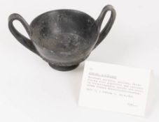 Etruskischer Kantharos "Bucchero sottile", Keramik, Ende 7. - Anf. 6. Jh. v. Chr.