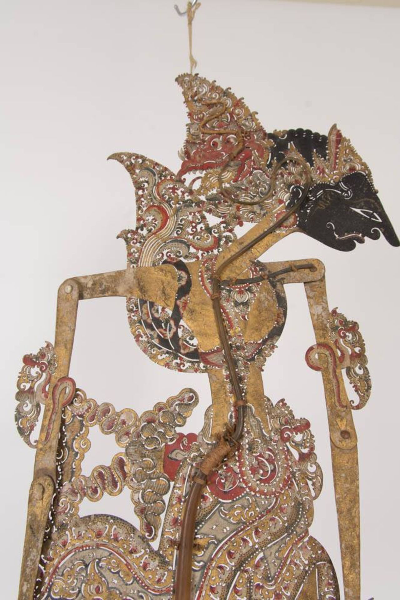 Wayang Kulit Figur, feiner Farbauftrag auf Leder, Yogyakarta Bali, 20. Jh. - Bild 2 aus 13