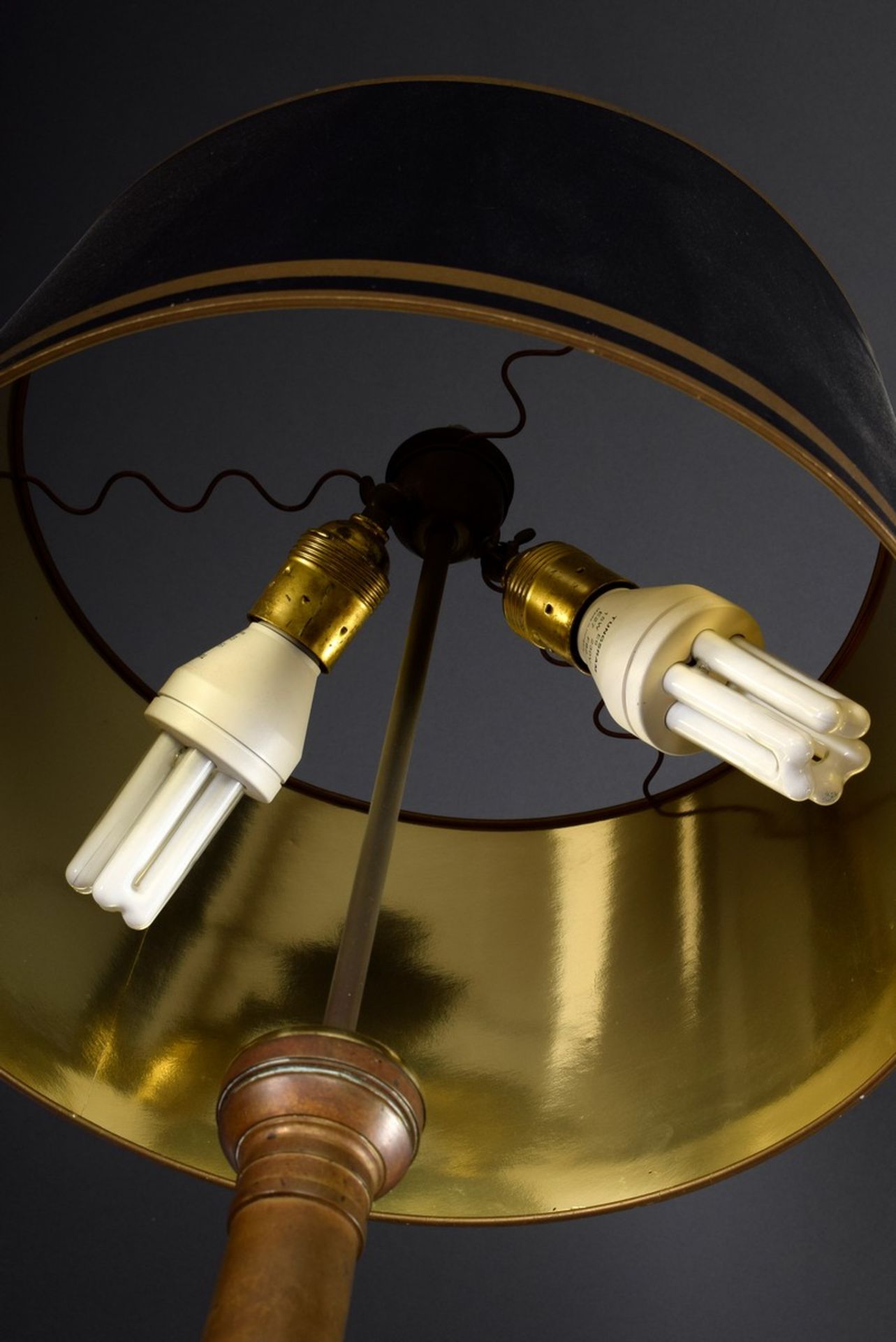 Große Tischlampe mit Messing Säulenfuß, H. 88cm - Bild 3 aus 3
