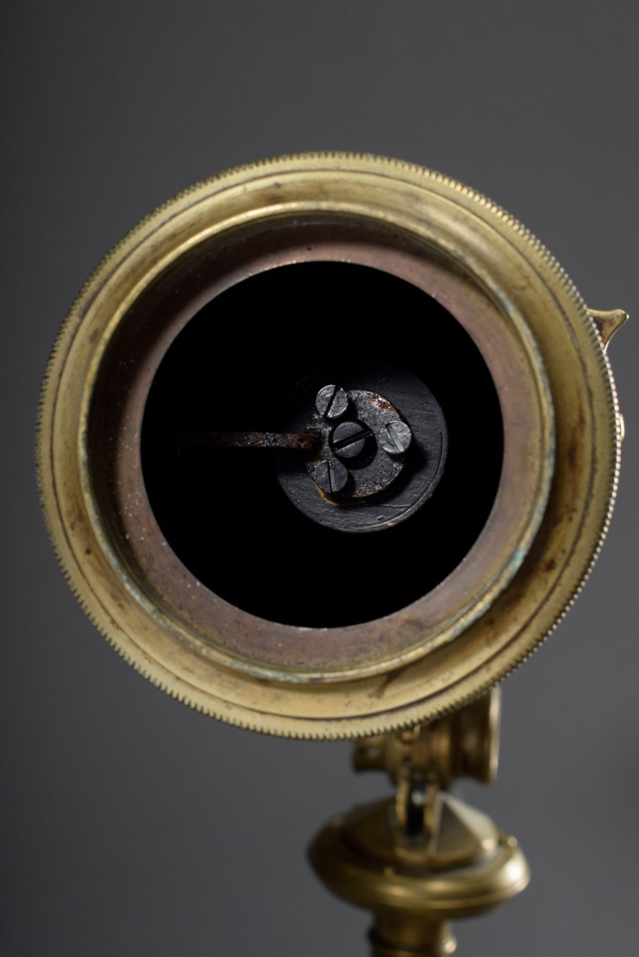 Messing Spiegelteleskop auf Dreifuß mit seitlich angebrachtem Visier, England u - Bild 5 aus 10