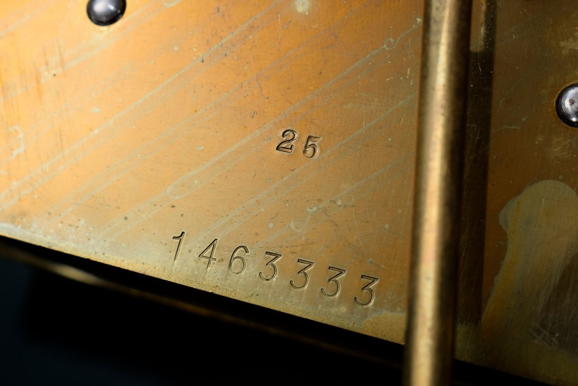 Schwedische Carteluhr mit klassizistischem, vergoldetem Gehäuse, Emaille Ziffer - Image 8 of 10