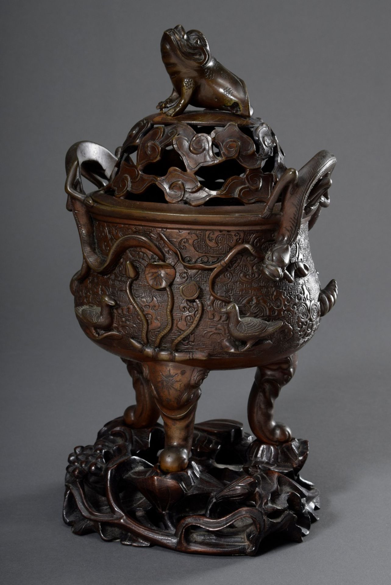 Bronze "Ding" Censer mit figürlichem Relief auf der Wandung "Wasserbewohner", s - Image 2 of 14