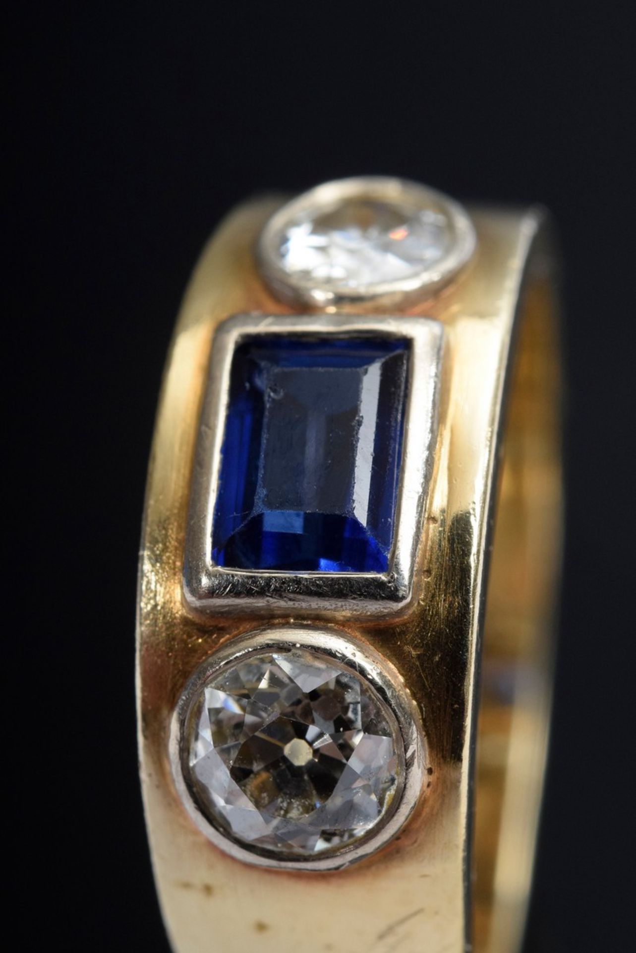 Handgefertigter GG 585 Bandring mit Saphir und Altschliffdiamanten (zus. ca. 0. - Bild 3 aus 4