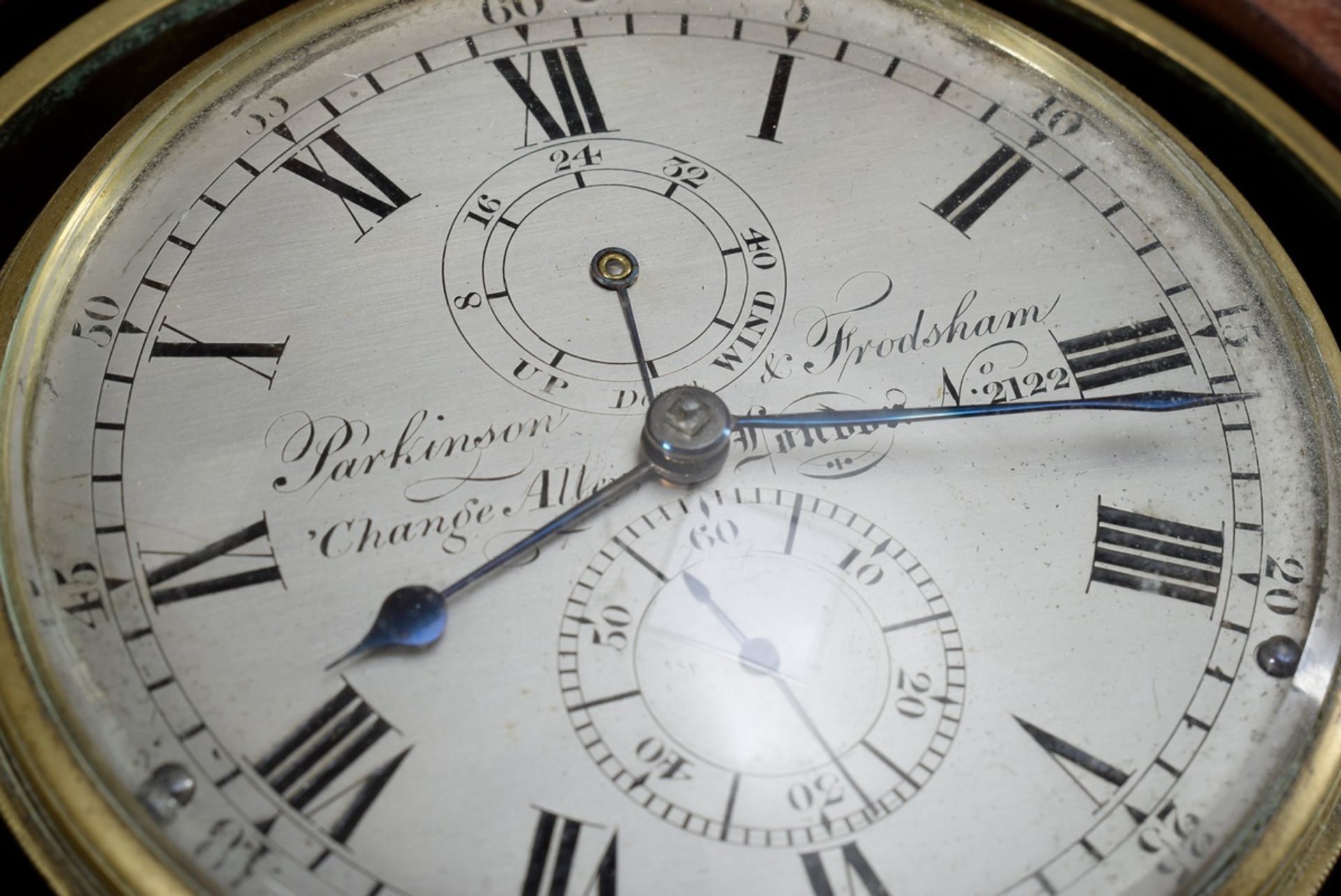 Schiffschronometer in kardanischer Aufhängung, bez.: "Parkinson & Frodsham, Nr. - Image 4 of 7