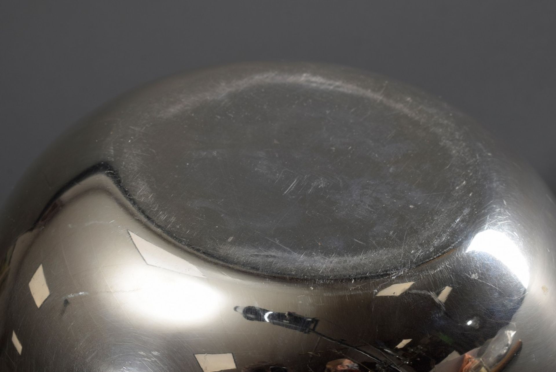 Runde schlichte Schale mit durchbrochenem Weinlaubfries, Silber 800, 629g, H. 1 - Bild 3 aus 4