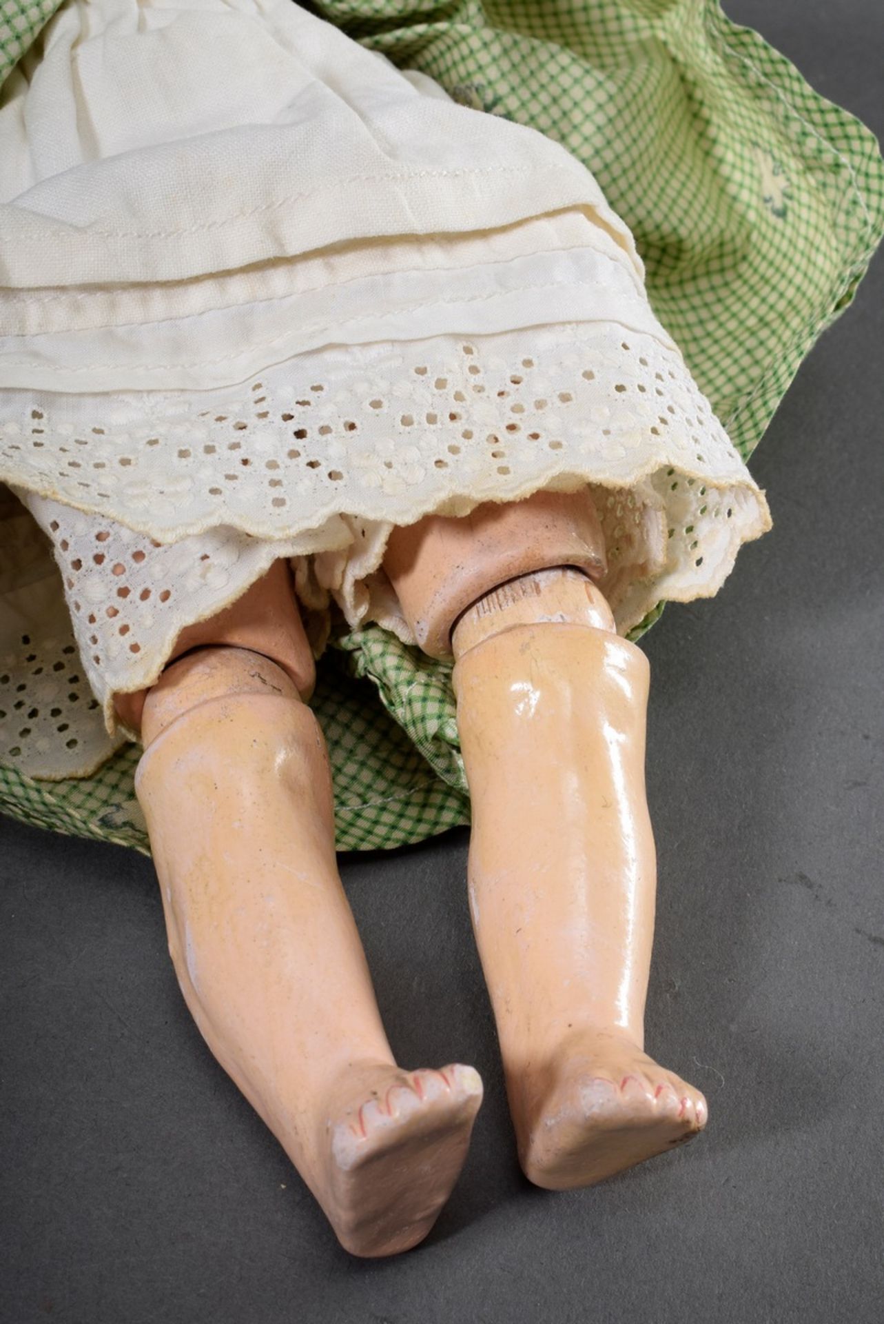Kleine Kley & Hahn Puppe mit Porzellan Kurbelkopf und Schlafaugen, offener Mund - Bild 4 aus 6