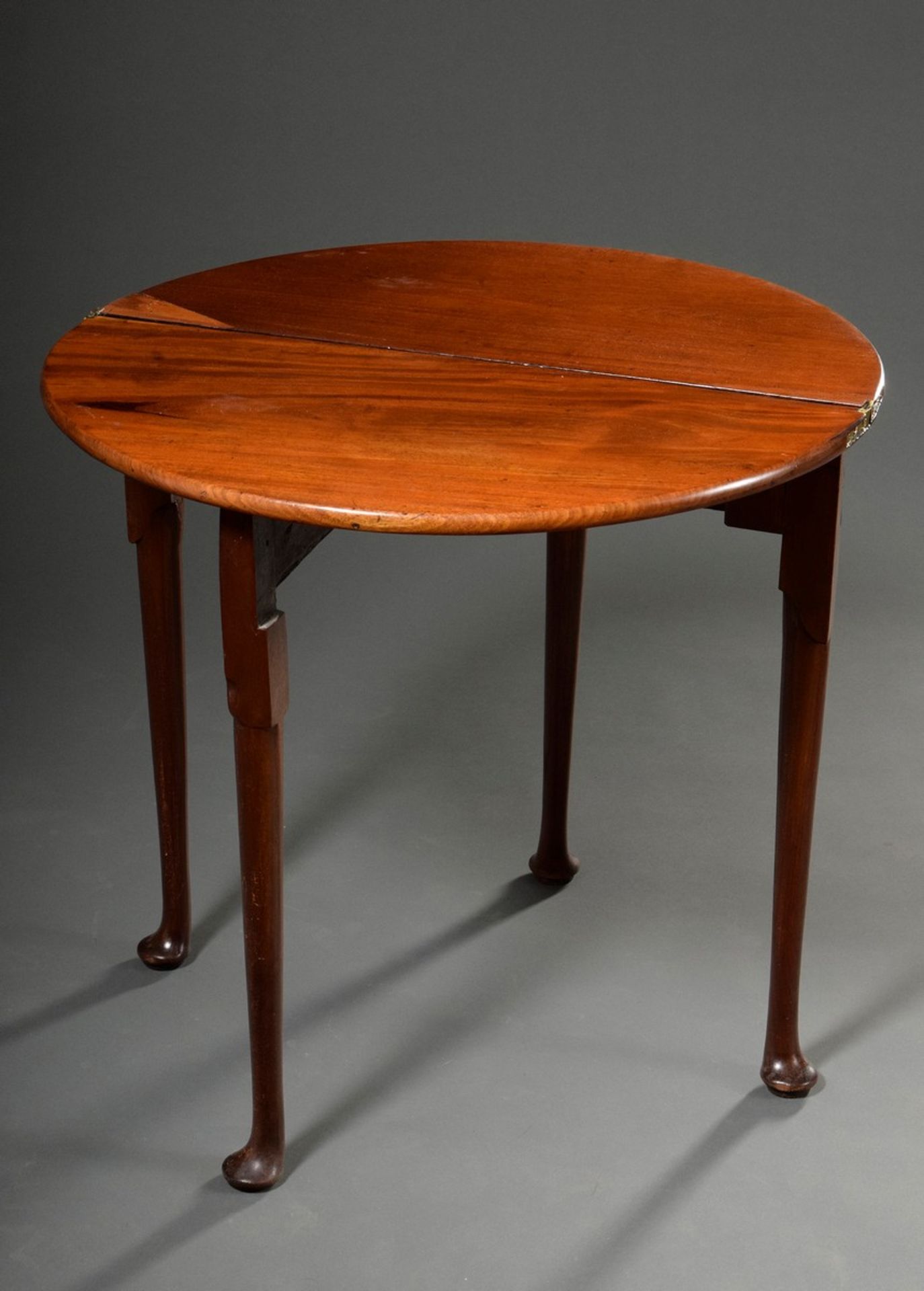 Englischer Mahagoni Spieltisch auf Patfeet, klappbar, um 1800, 70x37/74x76cm - Image 3 of 4