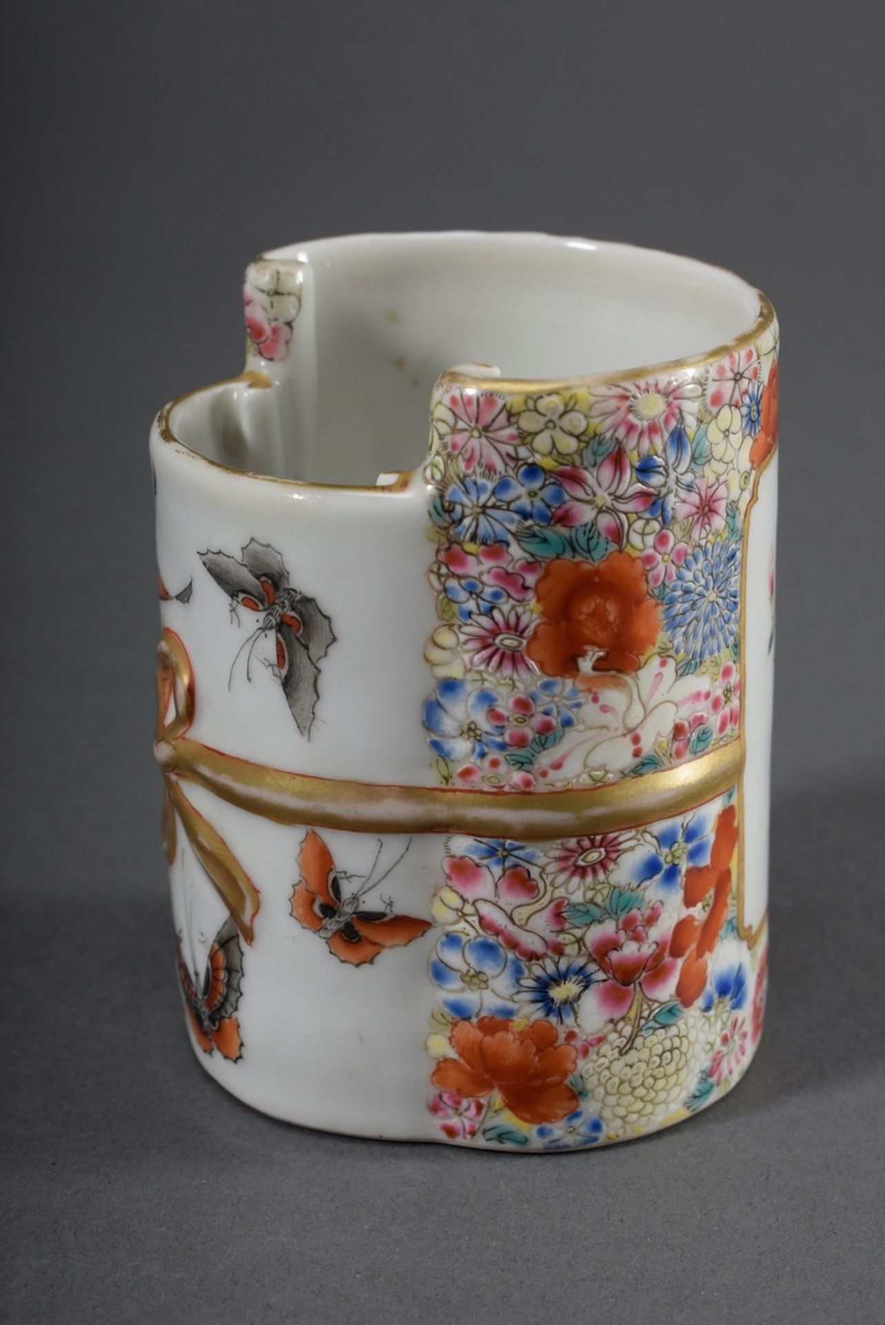 Kleine chinesische Vase in Rollenform mit polychromer Millefiori Malerei und Sc - Image 3 of 5